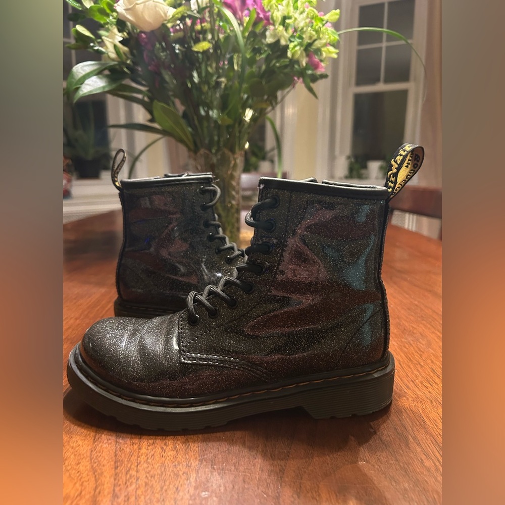 Dr. Martens 1460 Glitter Lace up boots. Junior size 2 - Picture 2 of 7